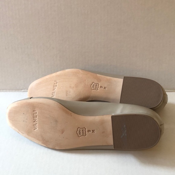 Vaneli Italian Leather Shoes - Picture 5 of 6